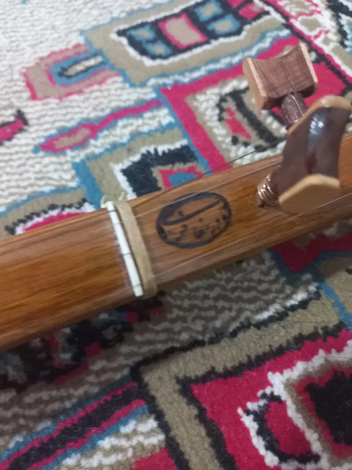 سه تار|سازهای سنتی|یاسوج, |دیوار