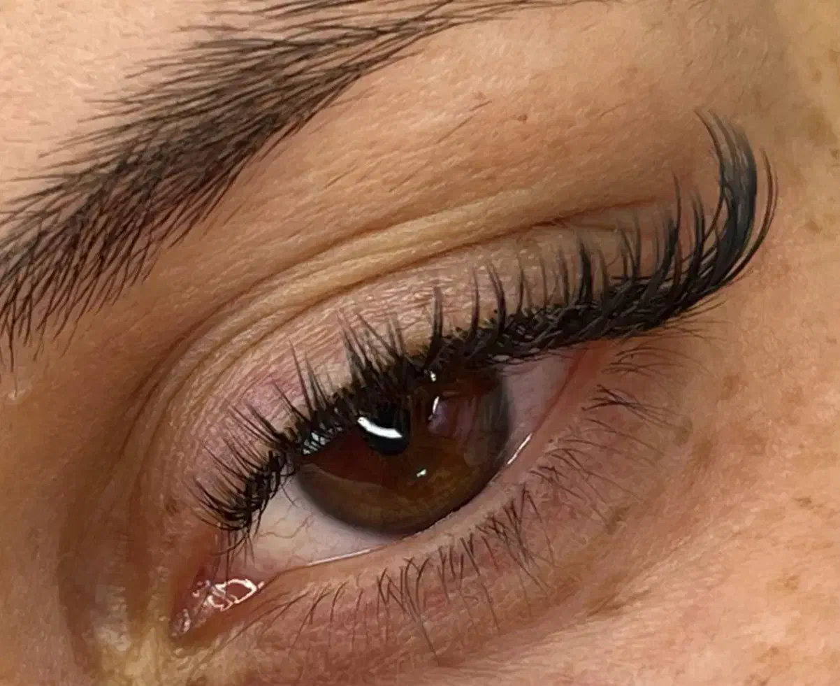 اکستنشن مژه با آف پاییزی فقط ۴۰۰ تومن|خدمات آرایشگری و زیبایی|ری, شهرری|دیوار