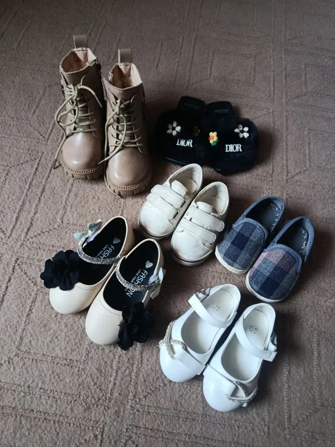 نیم بوت کفش مناسب سیسمونی|کفش و لباس بچه|مشهد, سپاد|دیوار