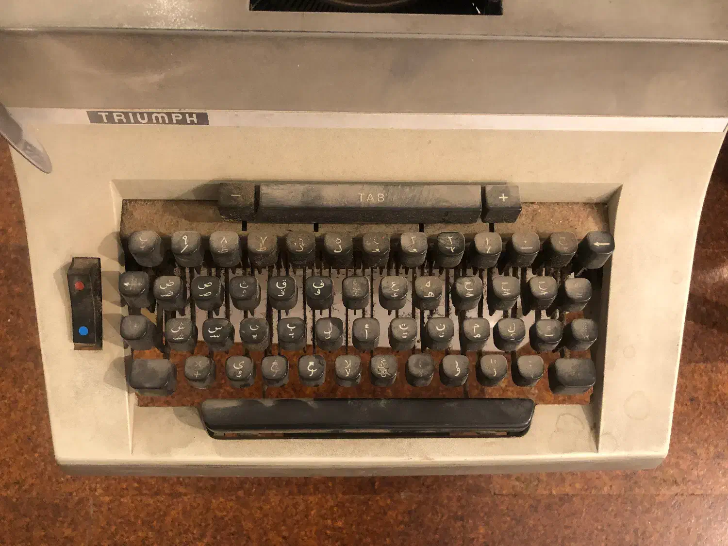 ماشین تایپ فارسی ،تریومفtriumph عتیقه|کلکسیون اشیاء عتیقه|تهران, زعفرانیه|دیوار