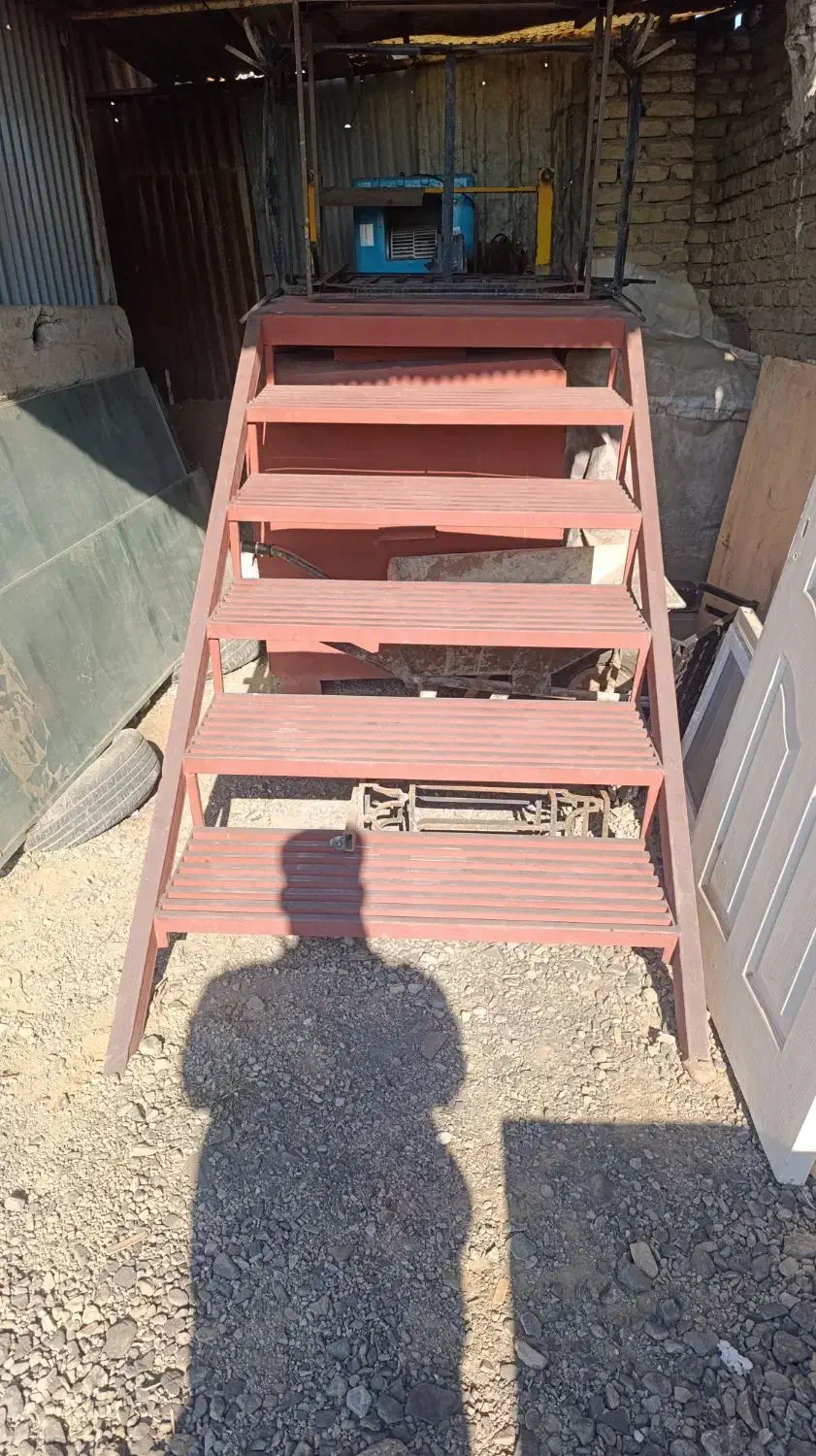 پله آهنی پاگرد پله درب|مصالح و تجهیزات ساختمان|نظرآباد, شهرک بزرگمهر|دیوار