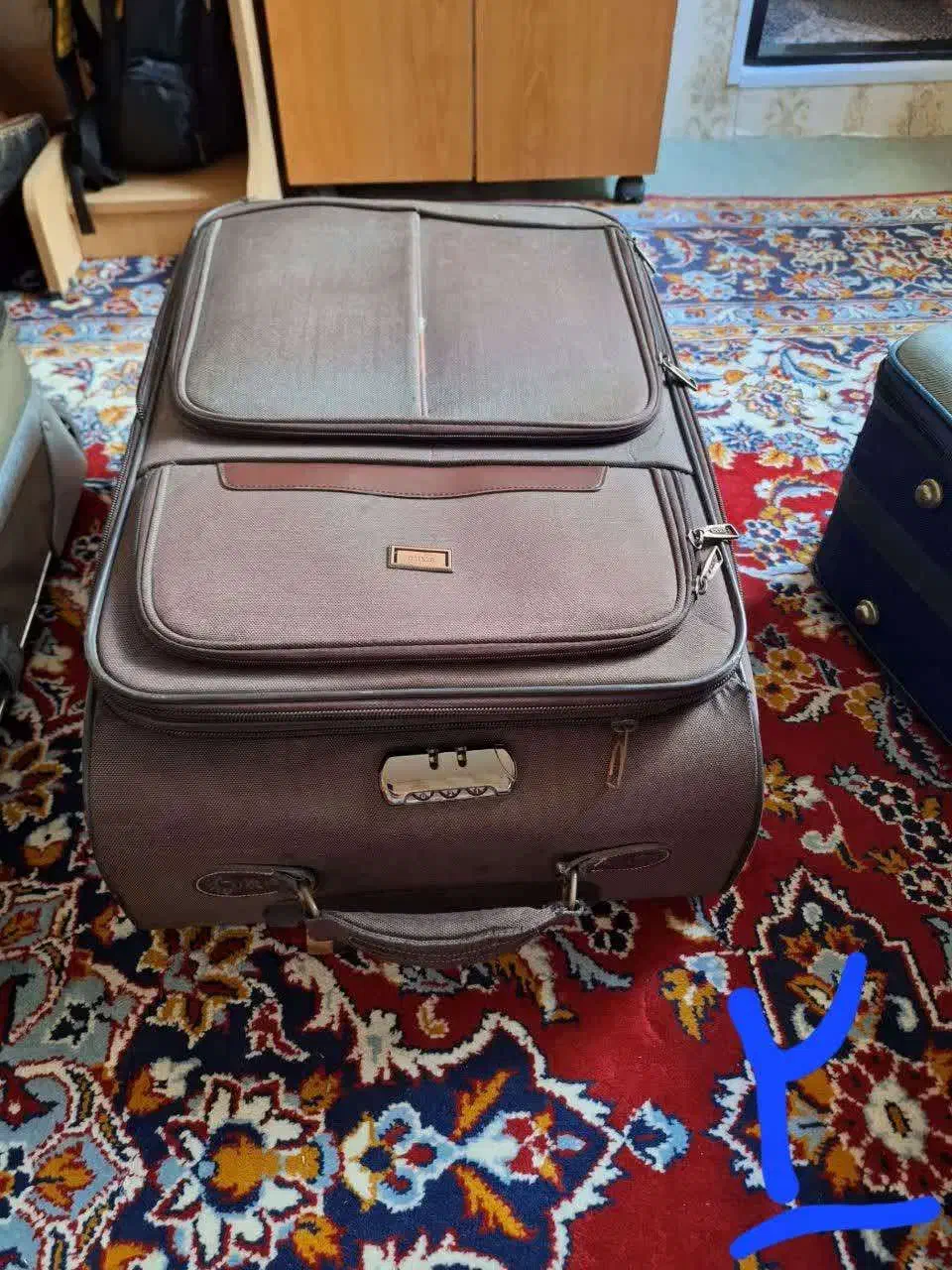 چمدان|کیف، کفش، کمربند|اهر, |دیوار