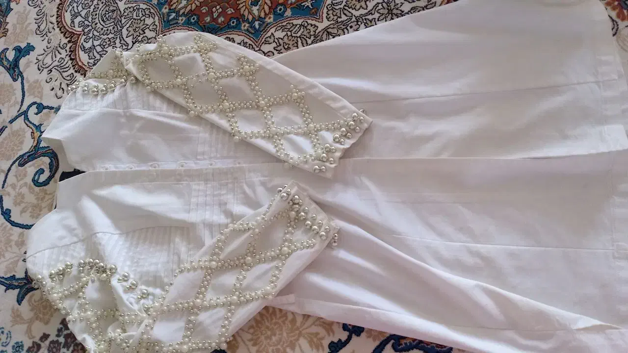 مانتو سفید|لباس|قوچان, |دیوار