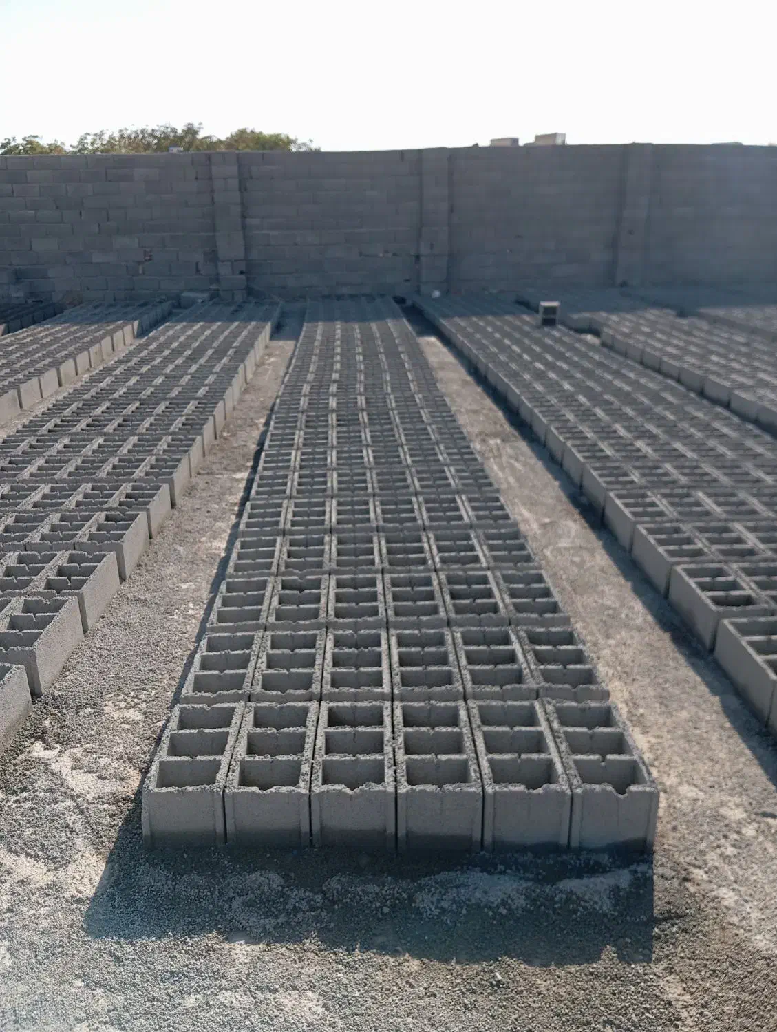 به یک نفر کارگر بلوکزنی احتیاج داریم|استخدام معماری، عمران و ساختمانی|کرمانشاه, |دیوار