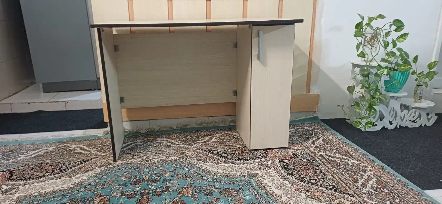 میز تحریر|میز تحریر و کامپیوتر|مشهد, مقدم|دیوار