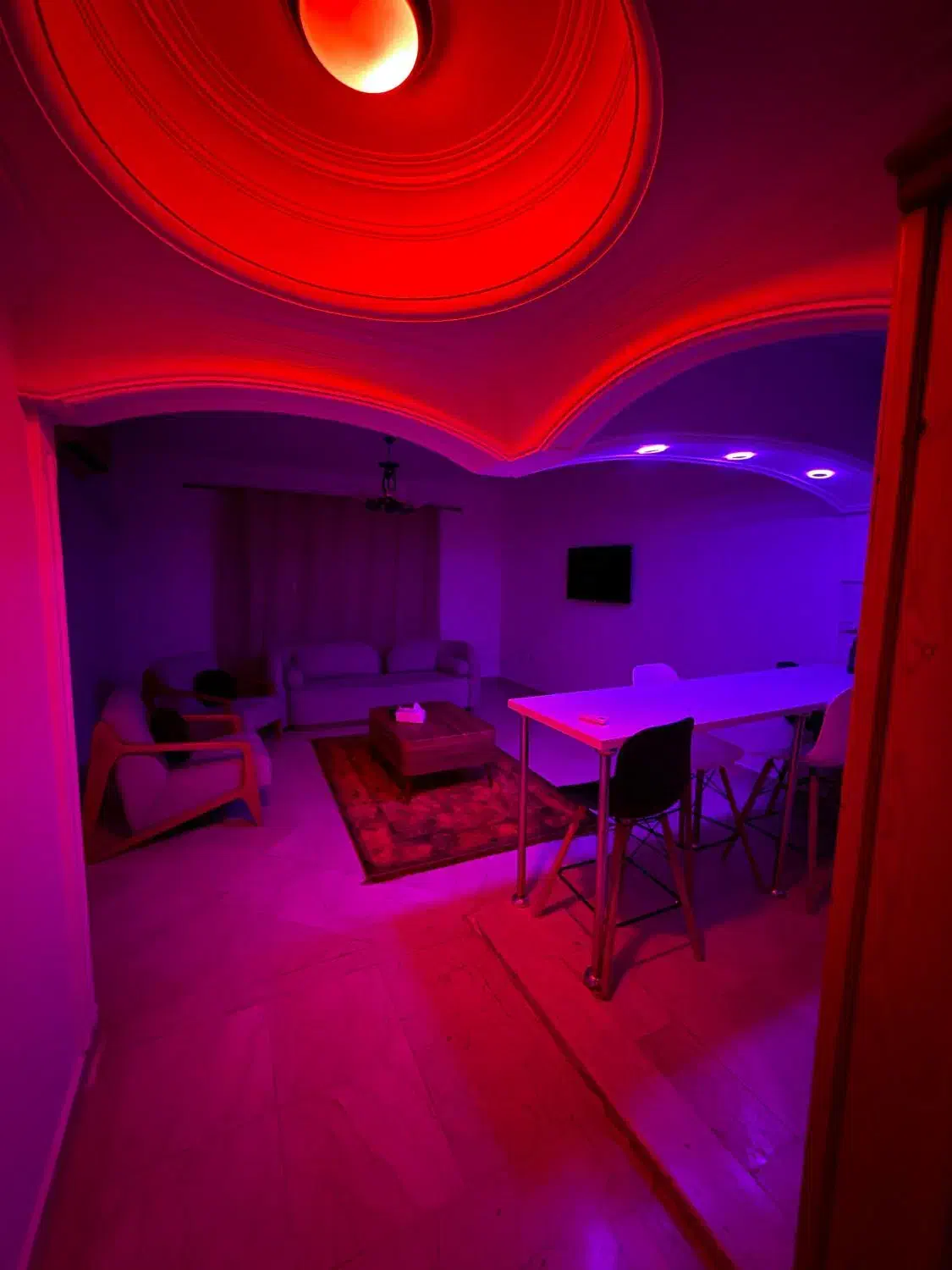 دوخواب/ مرکز شهر / خدمات هتلینگ|اجارهٔ کوتاه‌مدت آپارتمان و سوئیت|کیش, |دیوار