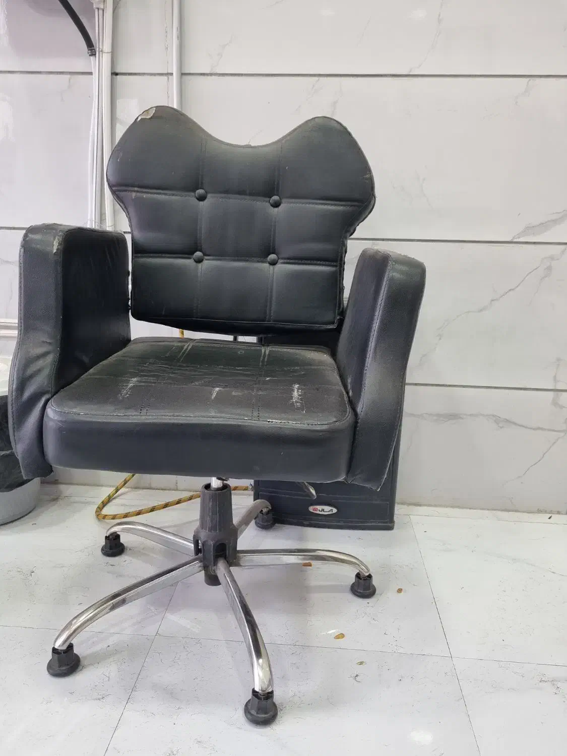 صندلی|آرایشگاه و سالنهای زیبایی|سبزوار, باهنر|دیوار