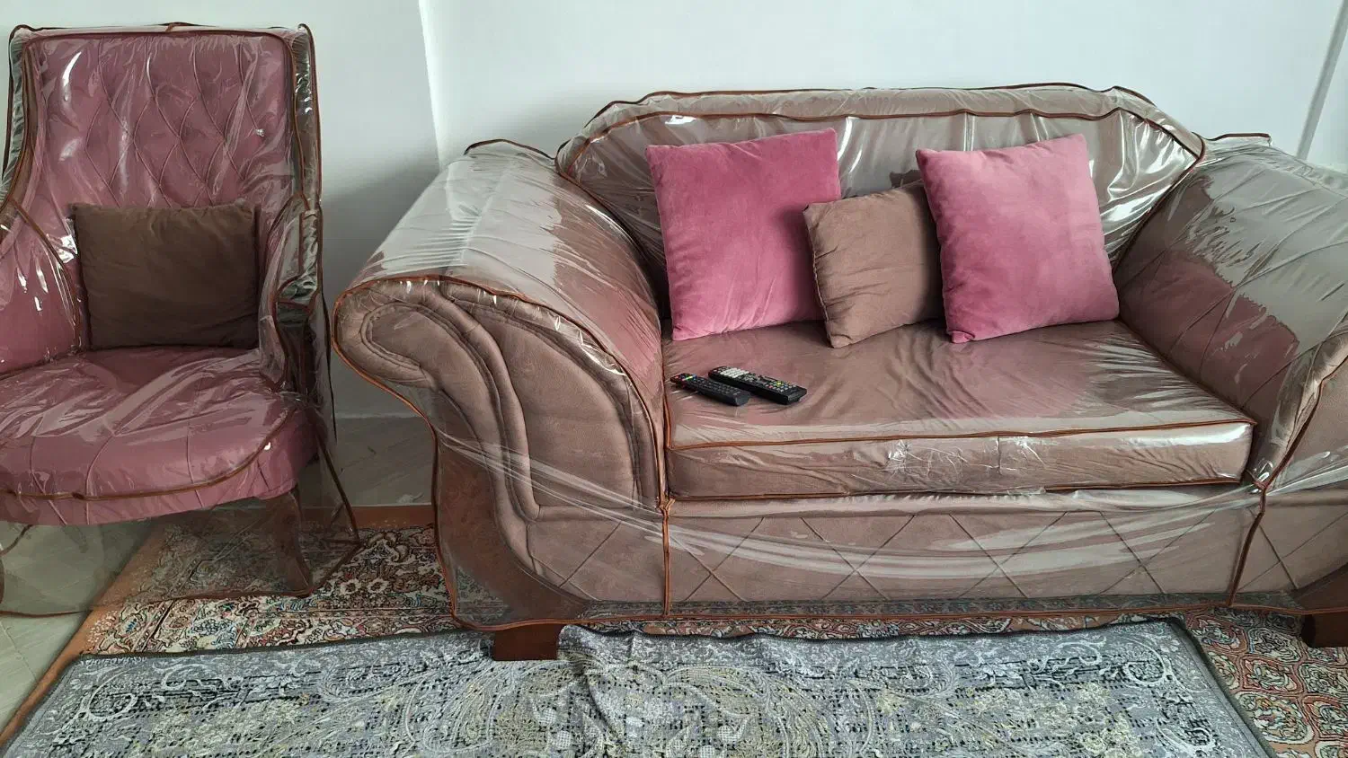 مبل ۹ نفره|مبلمان خانگی و میز عسلی|گلبهار, شهر جدید گلبهار|دیوار