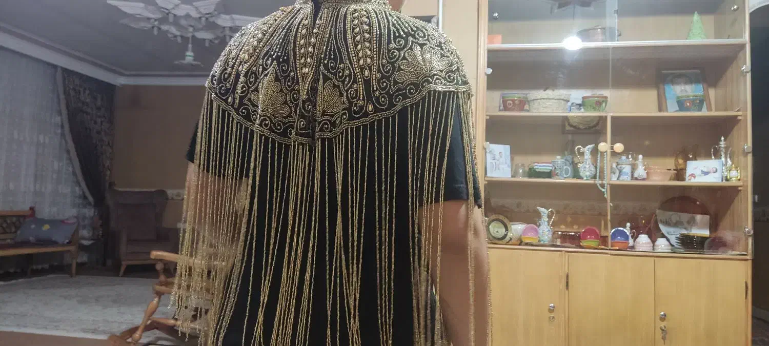 لباس مجلسی|لباس|شاهین‌شهر, عطار|دیوار