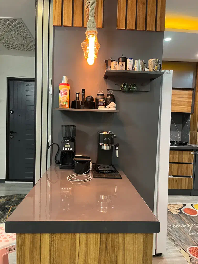 قهوه ساز دلونگی ۶۸۵|سماور، چای‌ساز، قهوه‌ساز|پرند, فاز ۳|دیوار