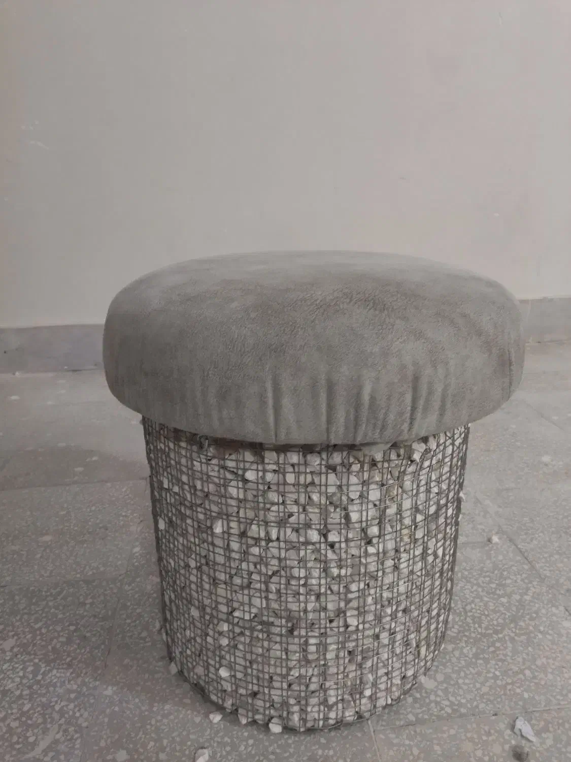 پاف سنگی|صندلی و نیمکت|سبزوار, هویزه|دیوار