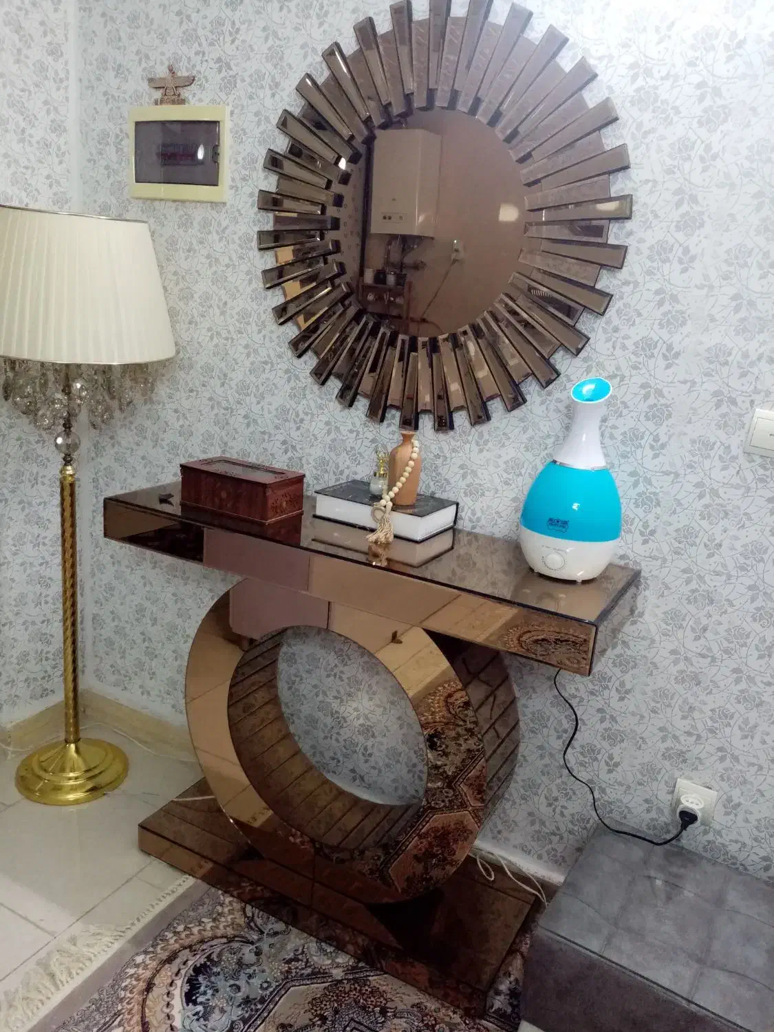آینه کنسول و آباژور|مبلمان خانگی و میز عسلی|محمدیه-قزوین, |دیوار