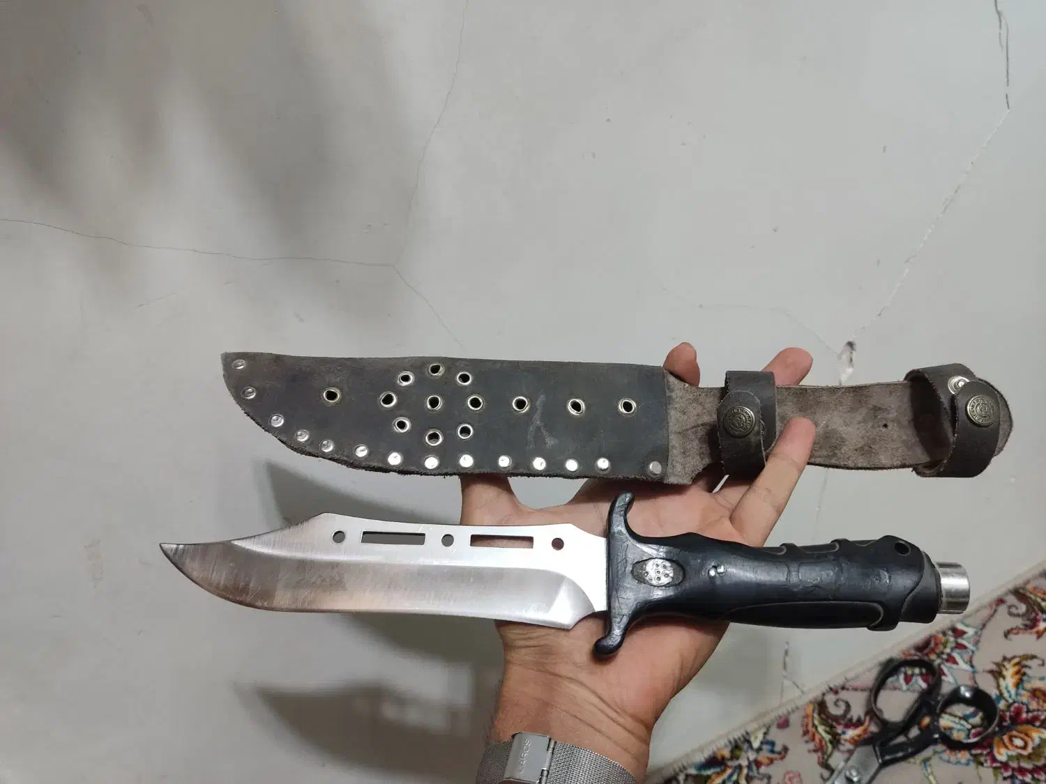 چاقو خنج.ری 30 سانتی با غلاف چرمی|کوهنوردی و کمپینگ|قم, باغ پنبه|دیوار