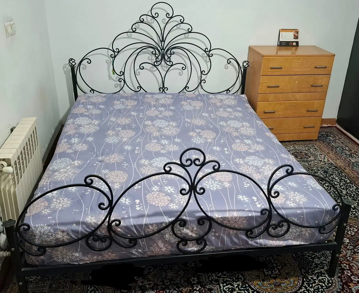 تخت|تخت و سرویس خواب|قم, سالاریه|دیوار