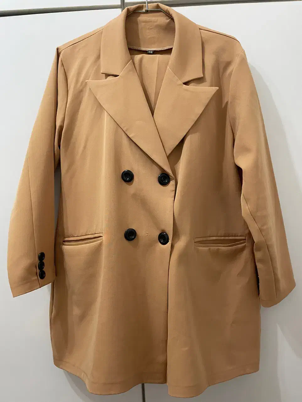 کت و شلوار زنانه|لباس|رشت, یخسازی|دیوار