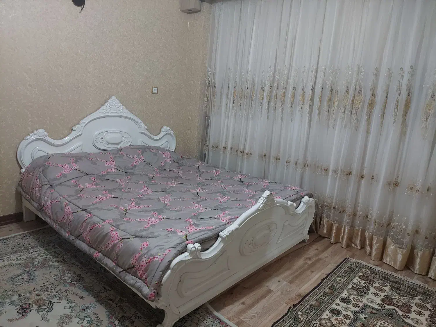 سوییت آپارتمان شیک وبسیار تمیز با تراس|اجارهٔ کوتاهمدت آپارتمان و سوئیت|سمیرم, |دیوار