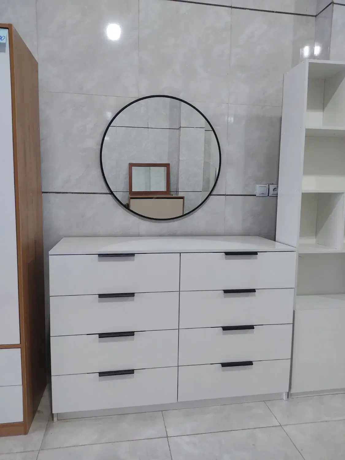 دراور 8کشو و آینه فلزی|جاکفشی، کمد، دراور|قزوین, |دیوار