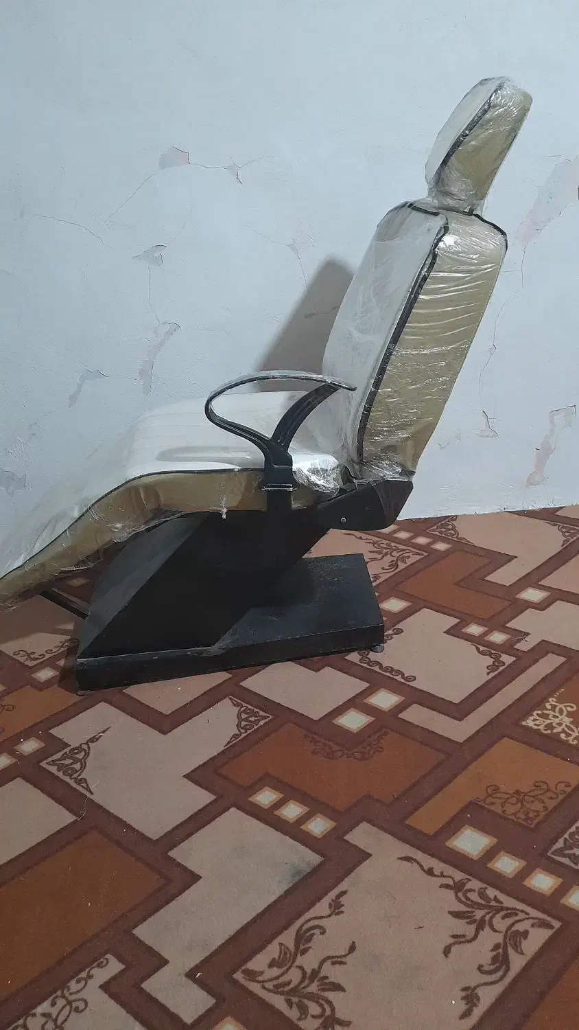 صندلی آرایشگاه|آرایشگاه و سالنهای زیبایی|قشم, |دیوار