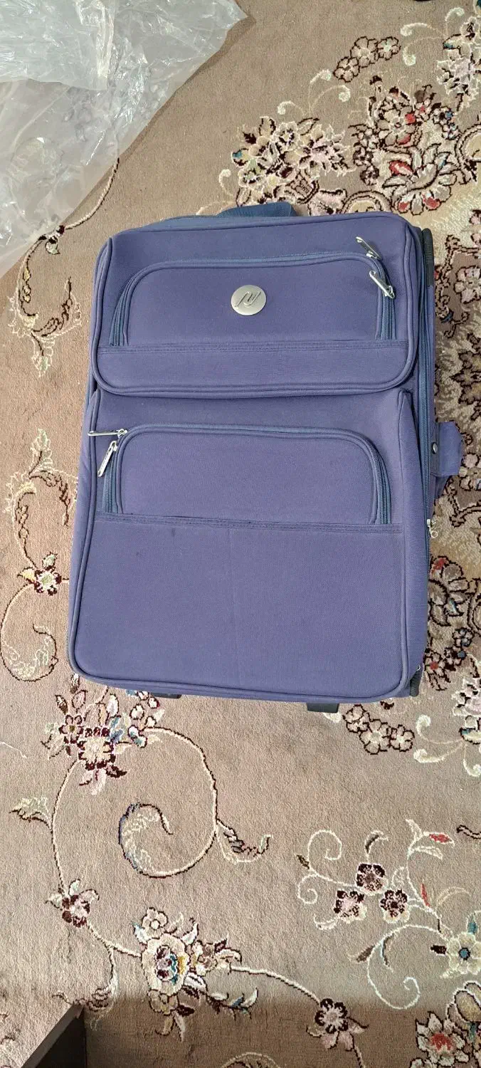 چمدون|کیف، کفش، کمربند|ری, شهادت|دیوار