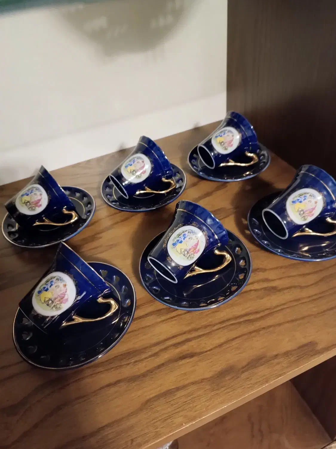 سرویس عصرونه خوری اصل چک|کلکسیون اشیاء عتیقه|بابل, |دیوار