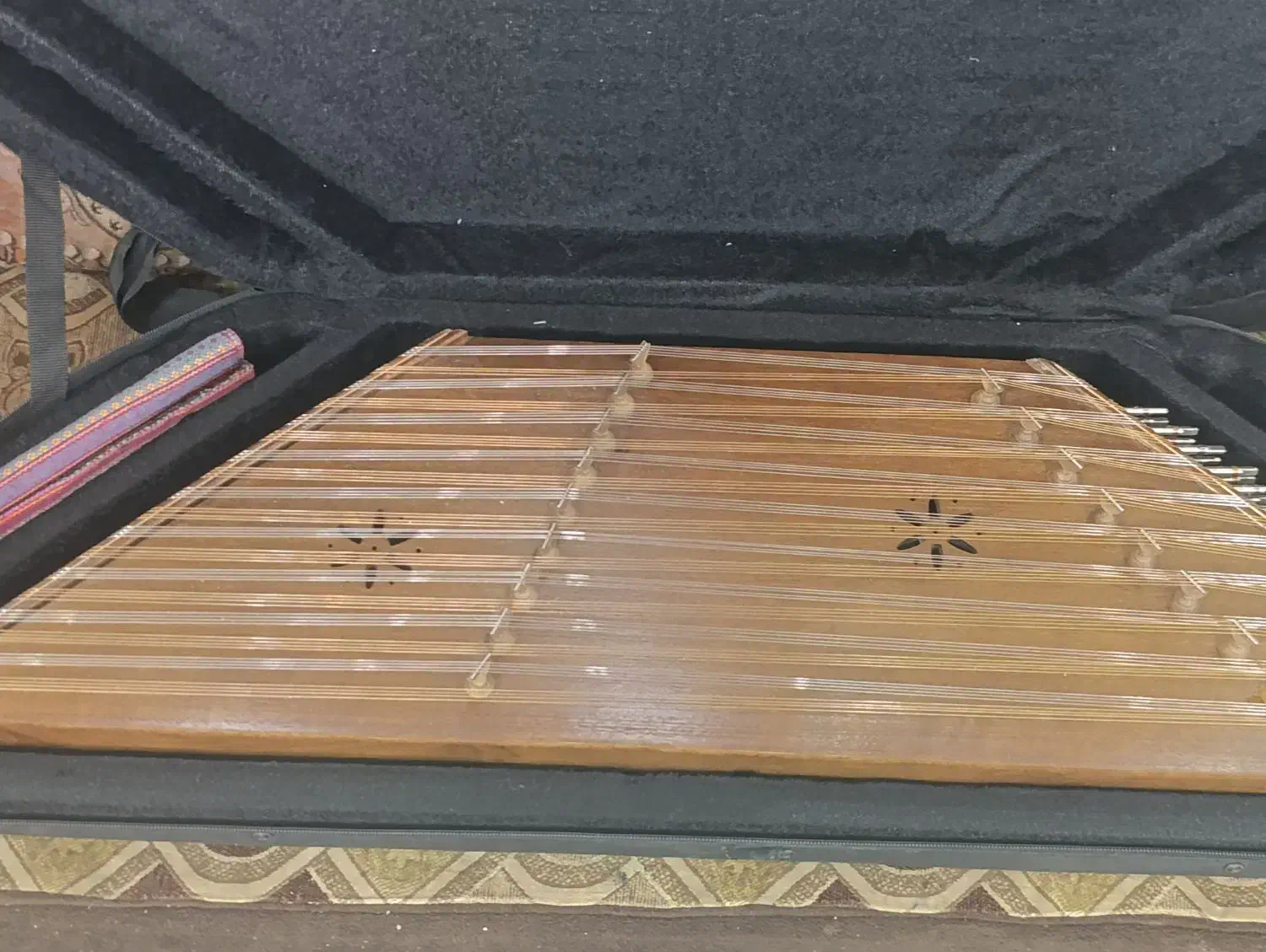 سنتور پرنیان دو مهر|سازهای سنتی|برخوار, |دیوار