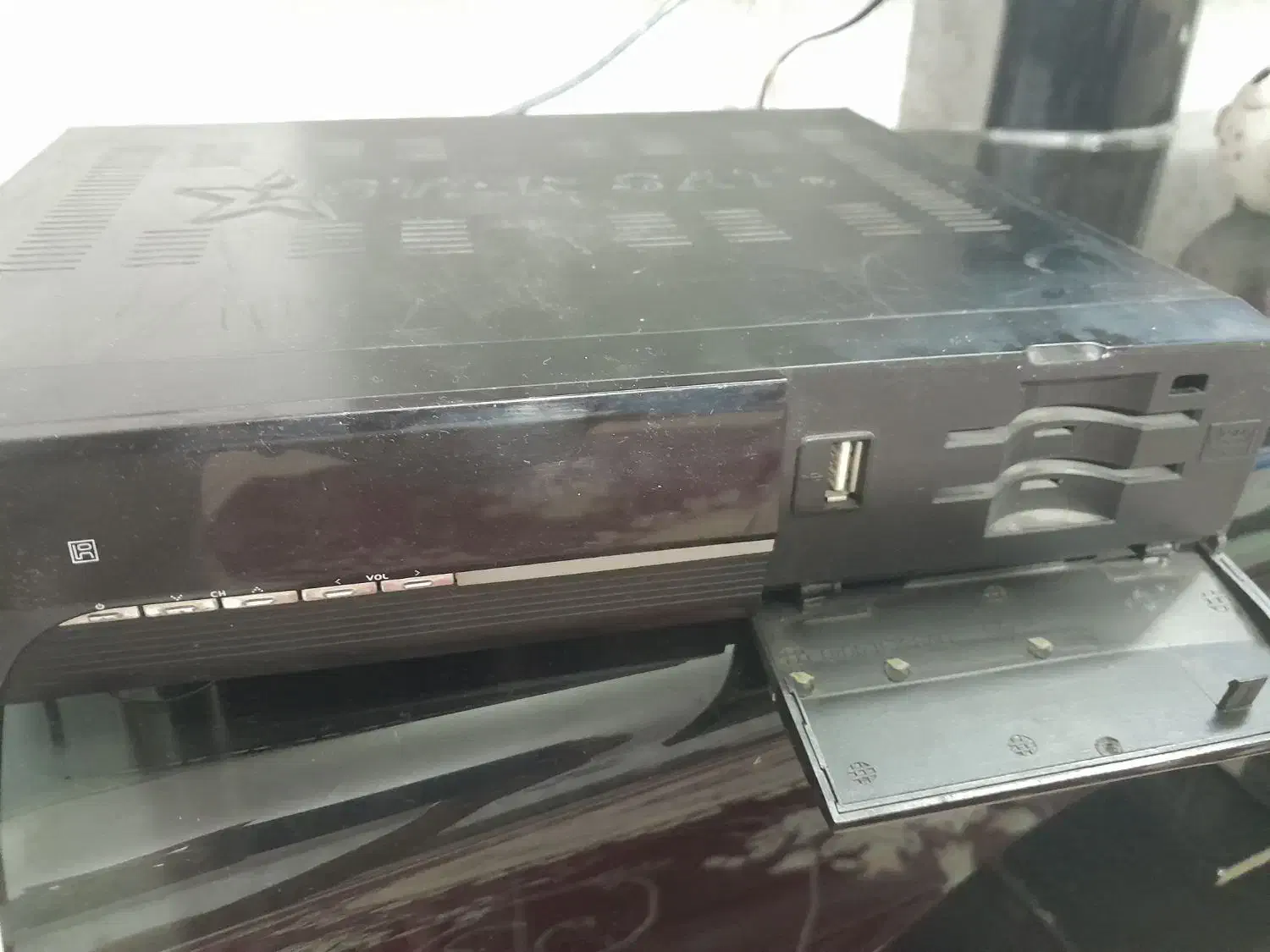 گیرنده خارجی|صوتی و تصویری|مشهد, رسالت|دیوار