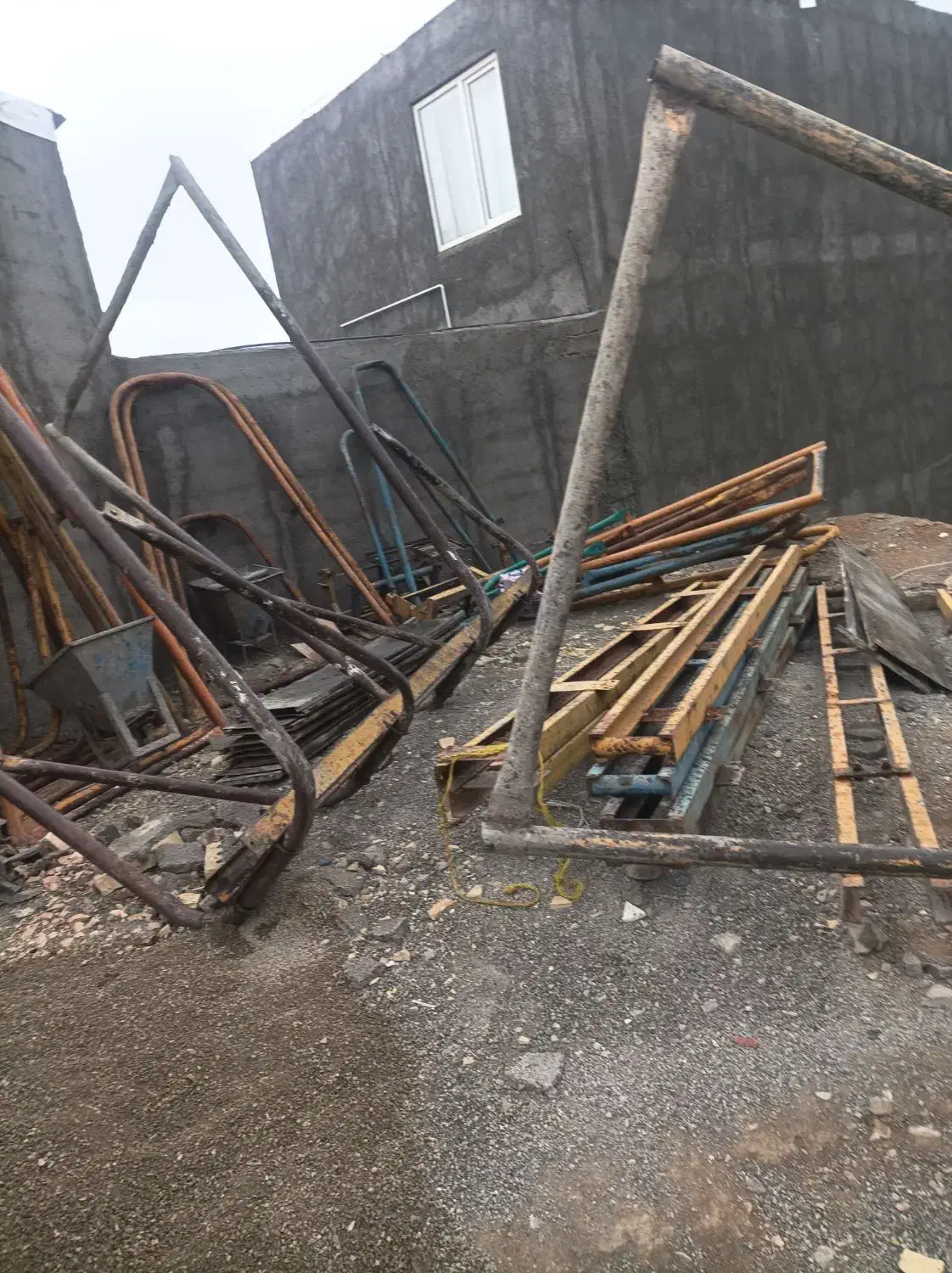 بالابر با کالسکه وریل وپایه|مصالح و تجهیزات ساختمان|دیواندره, |دیوار