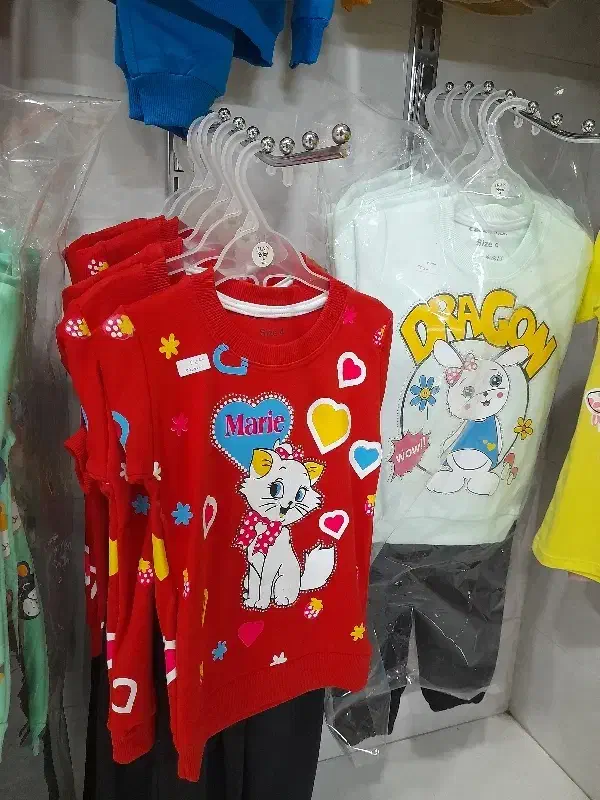 لباس کودک سایز ۴ ۵ ۶ عمده|کفش و لباس بچه|رشت, معلم|دیوار