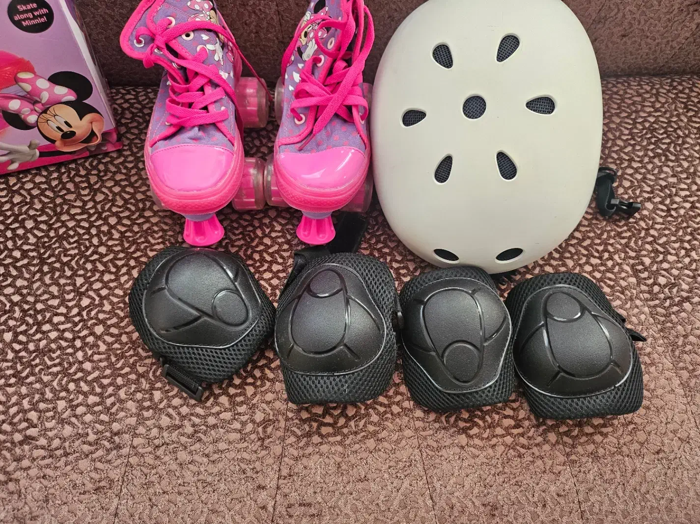 اسکیت چهار چرخه چراغ دار|دوچرخه، اسکیت، اسکوتر|کرج, عظیمیه|دیوار