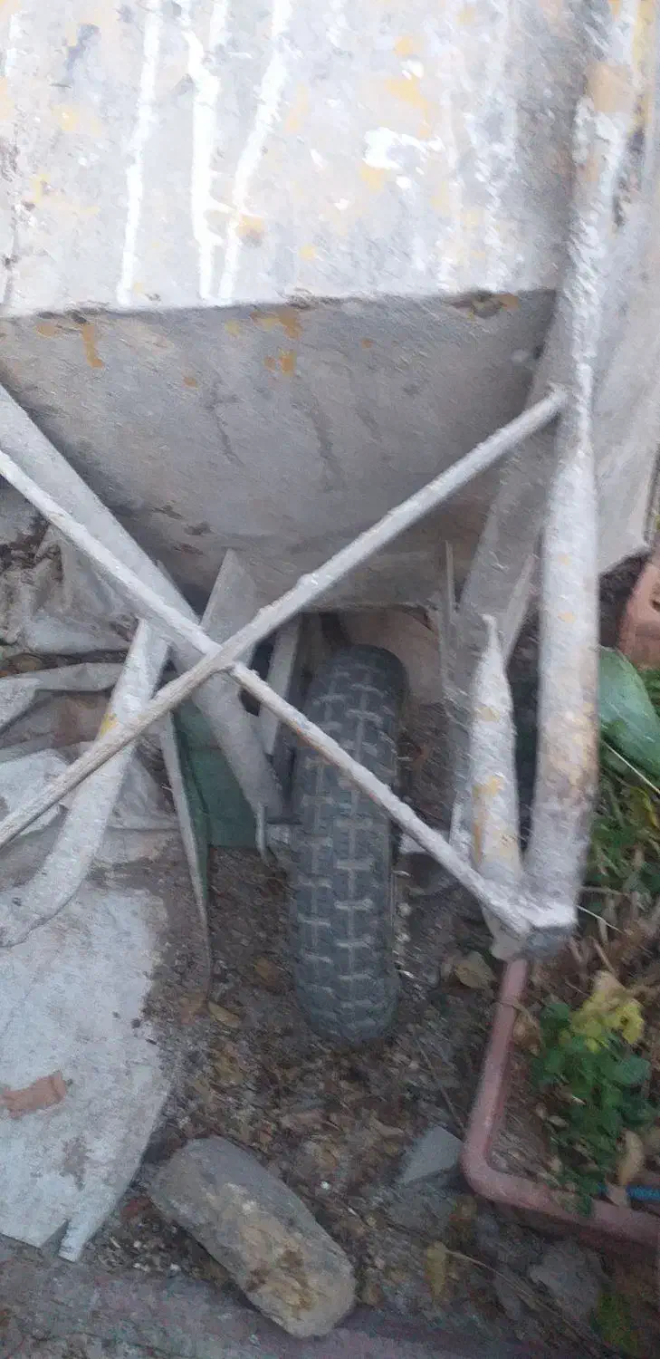 فرغون بنایی قدیمی|کلکسیون اشیاء عتیقه|تهران, نیروی دریایی|دیوار