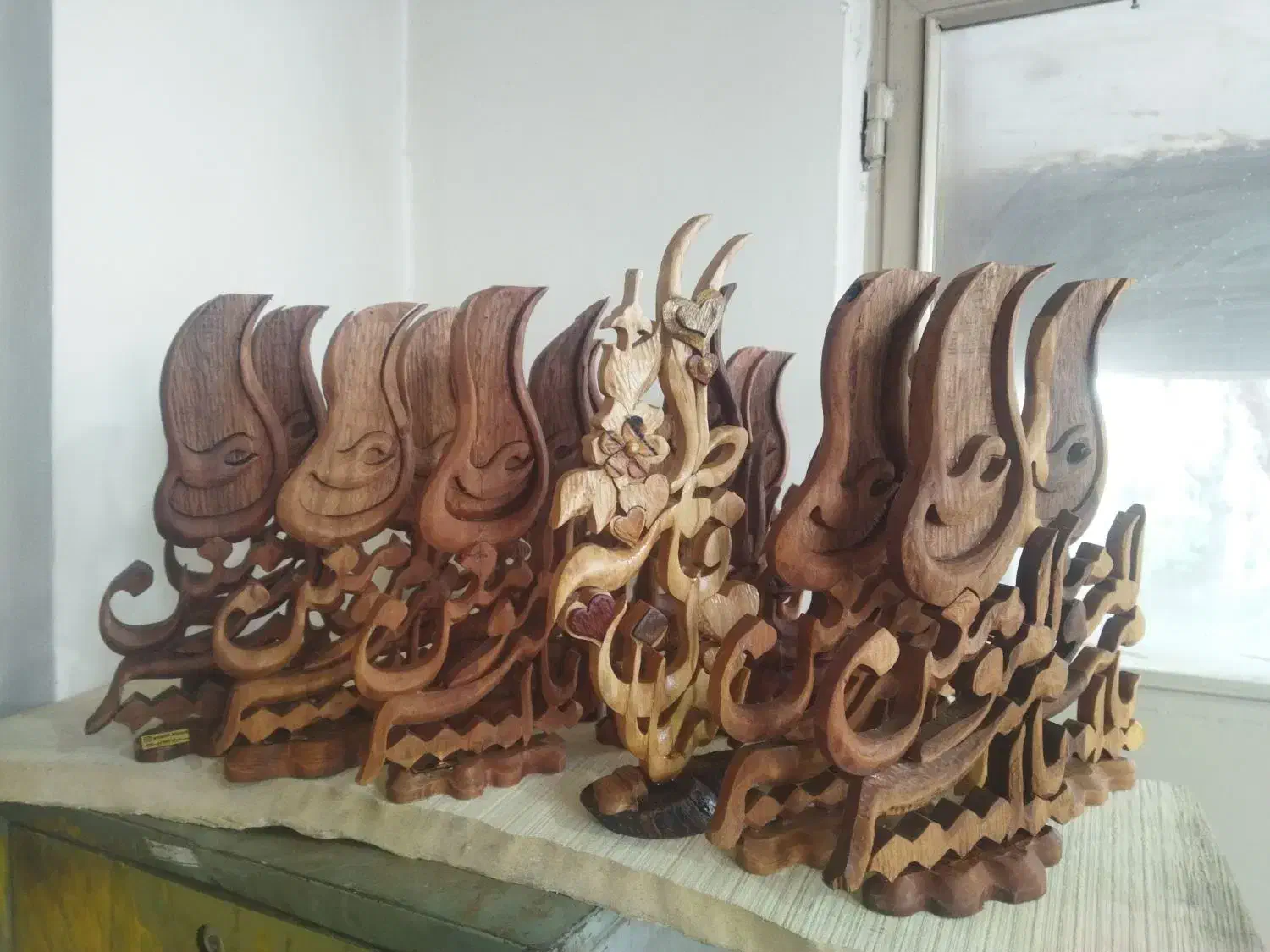 اجرا و ساخت انواع تابلو خط واستند های رو میزی|مجسمه، تندیس، ماکت|تهران, توحید|دیوار