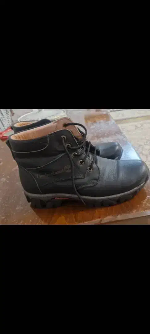 نیم بوت|کیف، کفش، کمربند|تالش, هشتپر|دیوار