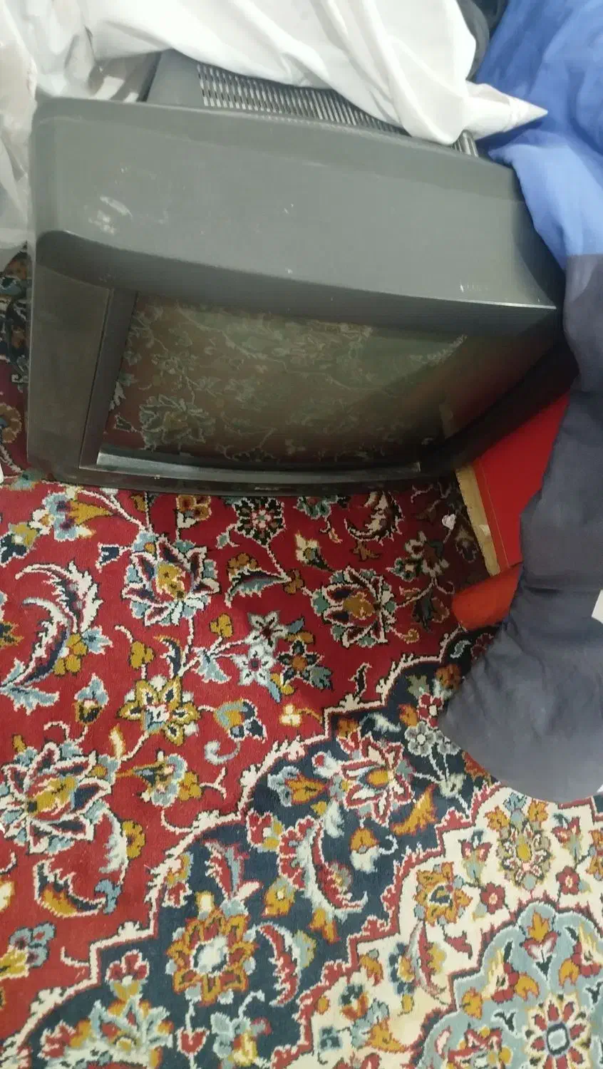 تلویزیون قدیمی سالم با کنترل و دستگاه دیجیتال|تلویزیون و پروژکتور|بهبهان, |دیوار