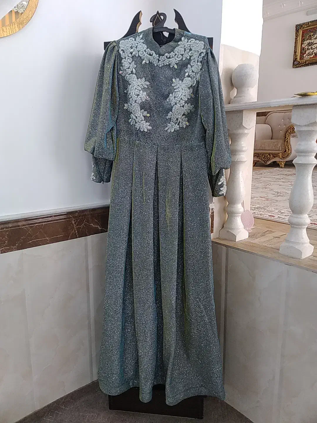 لباس مجلسی|لباس|شهر بابک, |دیوار