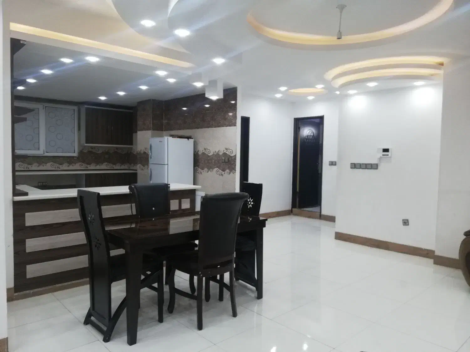 اجاره اپارتمان مبله منزل سویت خانه سوئیت خونه مبله|اجارهٔ کوتاه‌مدت آپارتمان و سوئیت|شیراز, حافظیه|دیوار