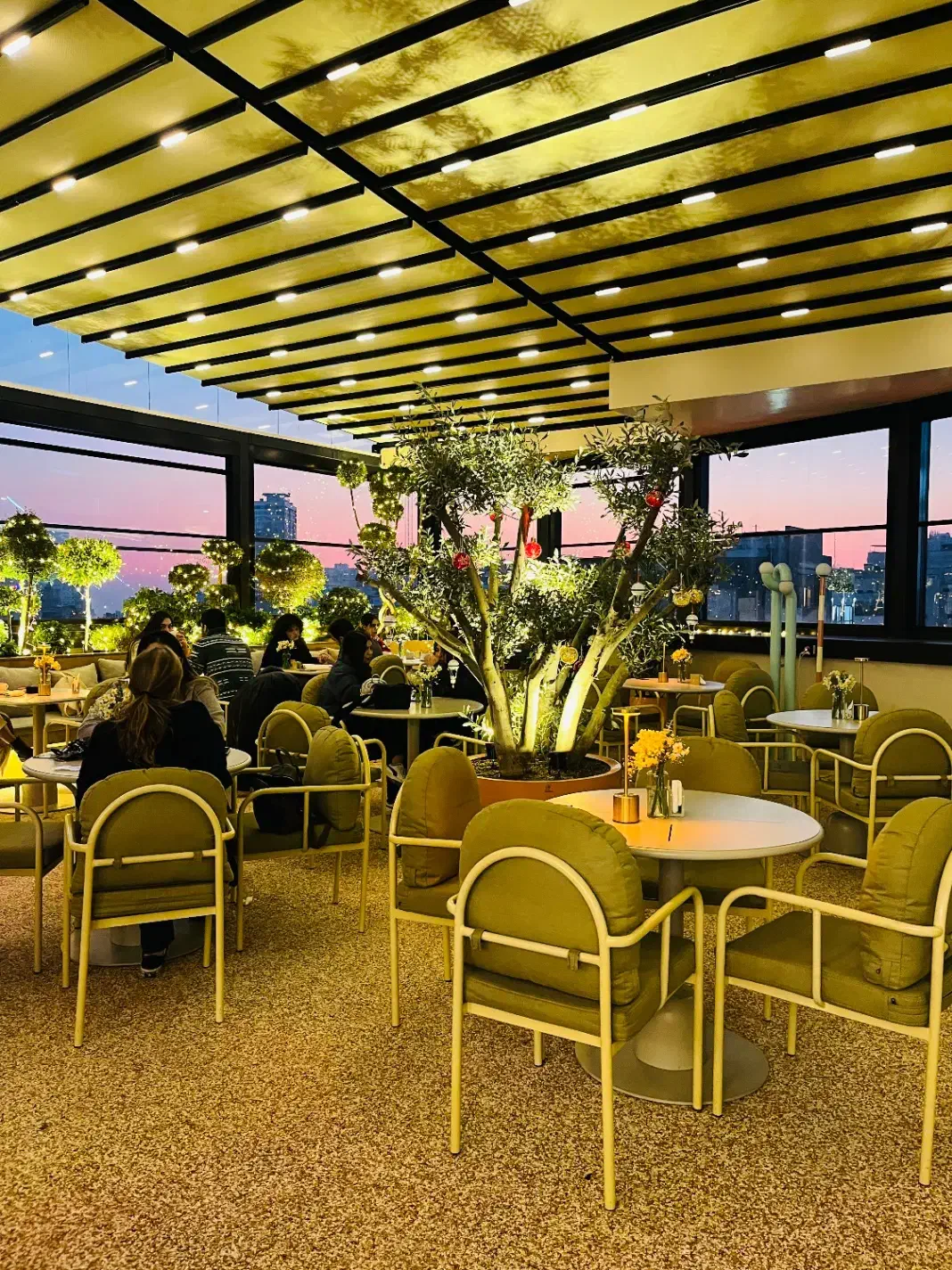 خدمات|استخدام سرایداری و نظافت|تهران, شهرک غرب|دیوار