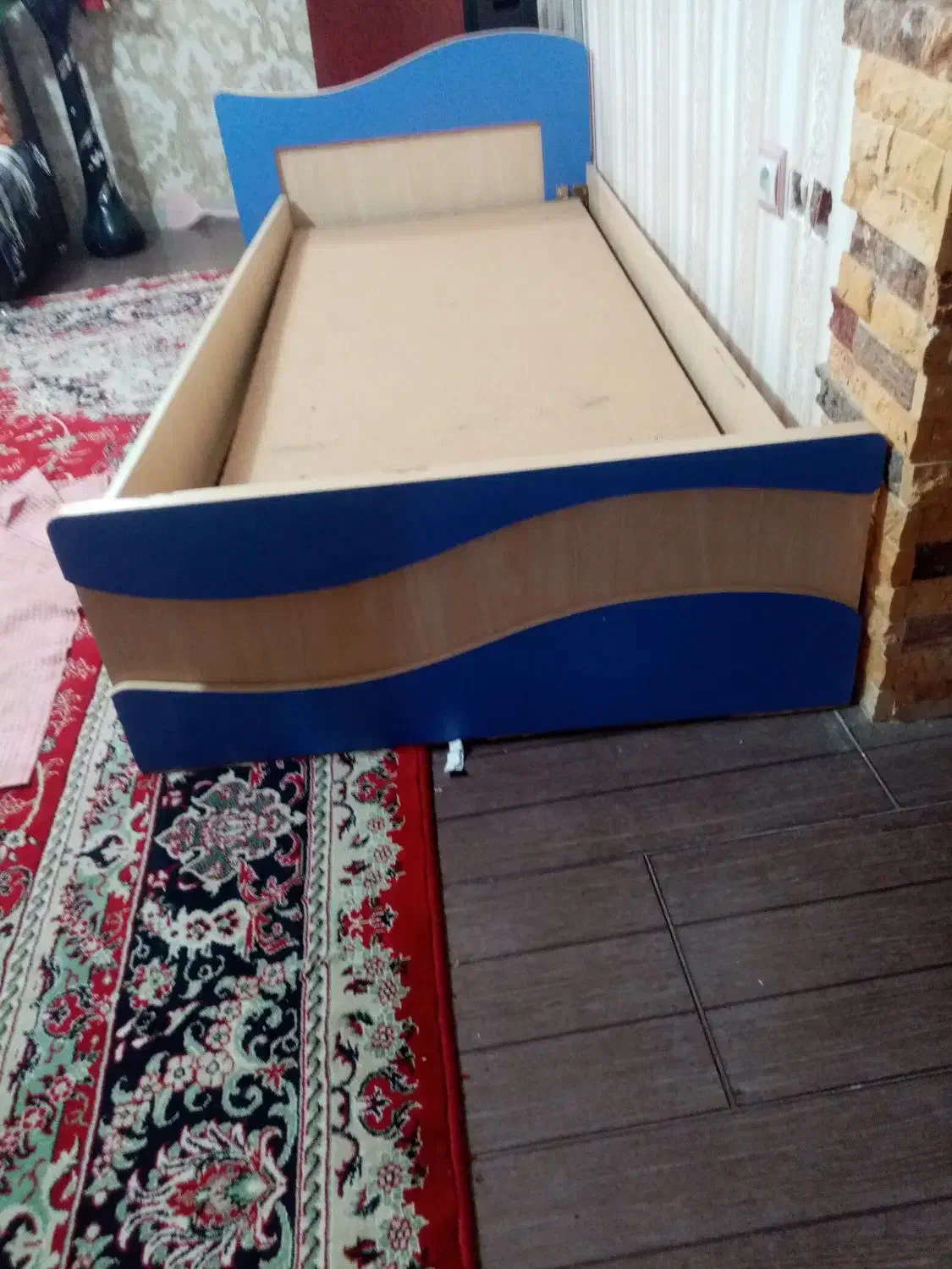 تخت یک. نفره|تخت و سرویس خواب|شیروان (خراسان), |دیوار