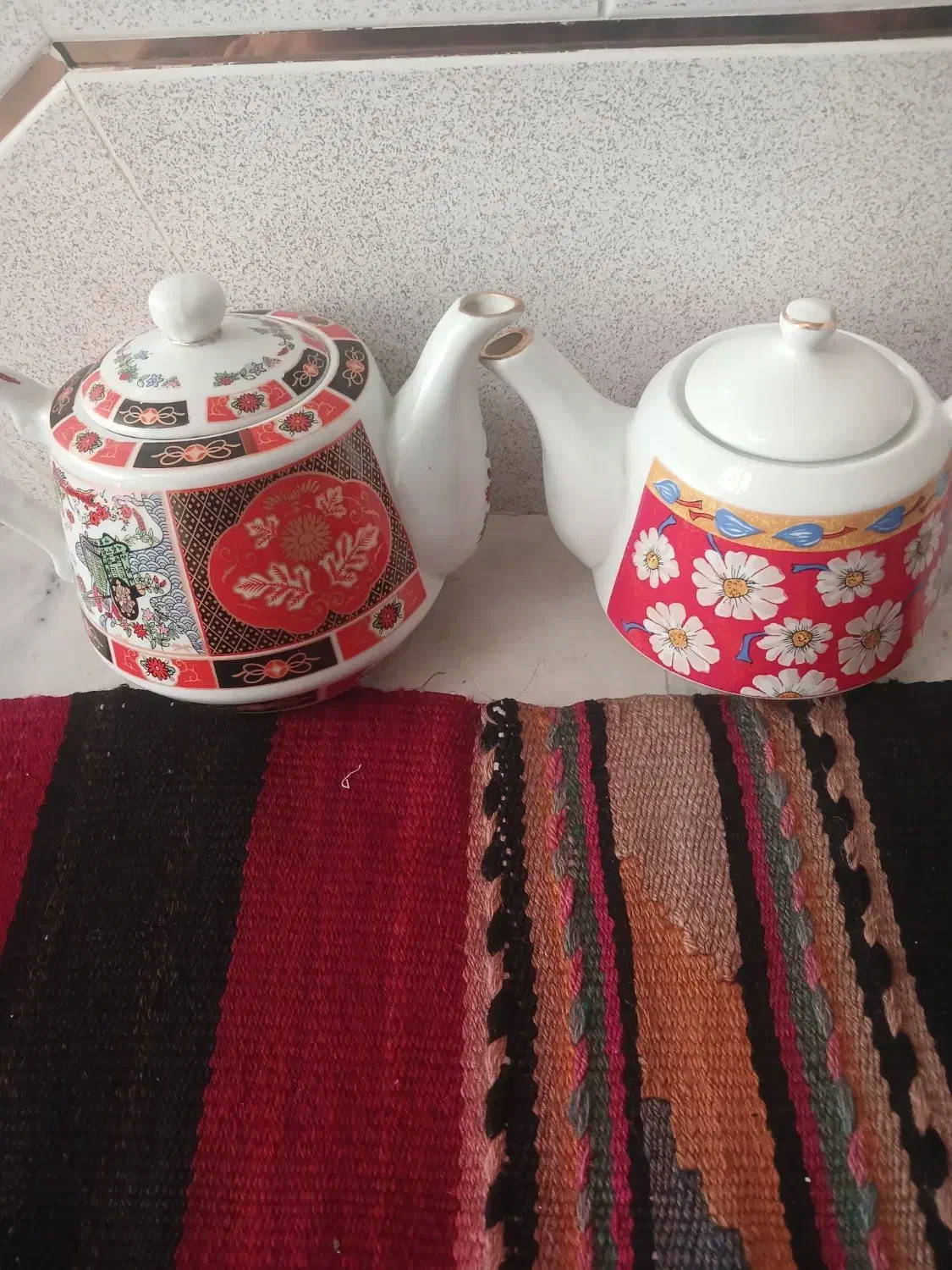 قوری کالسکه ای قدیمی درمهدیشهر|ظروف سرو و پذیرایی|مهدی شهر, |دیوار