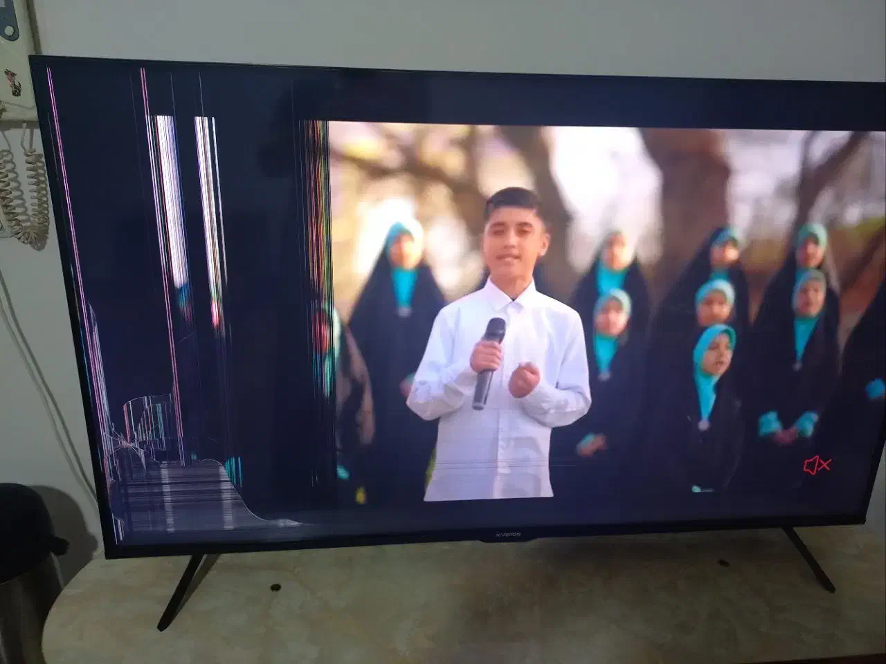 تلویزیون اکس ویژن به فروش میرسد|تلویزیون و پروژکتور|فردیس, شهرک شهید حسینی|دیوار