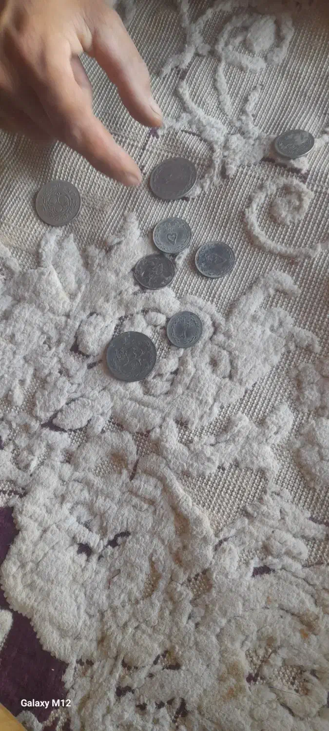 تعدادی سکه موجود است|کلکسیون سکه، تمبر، اسکناس|لادیز, |دیوار