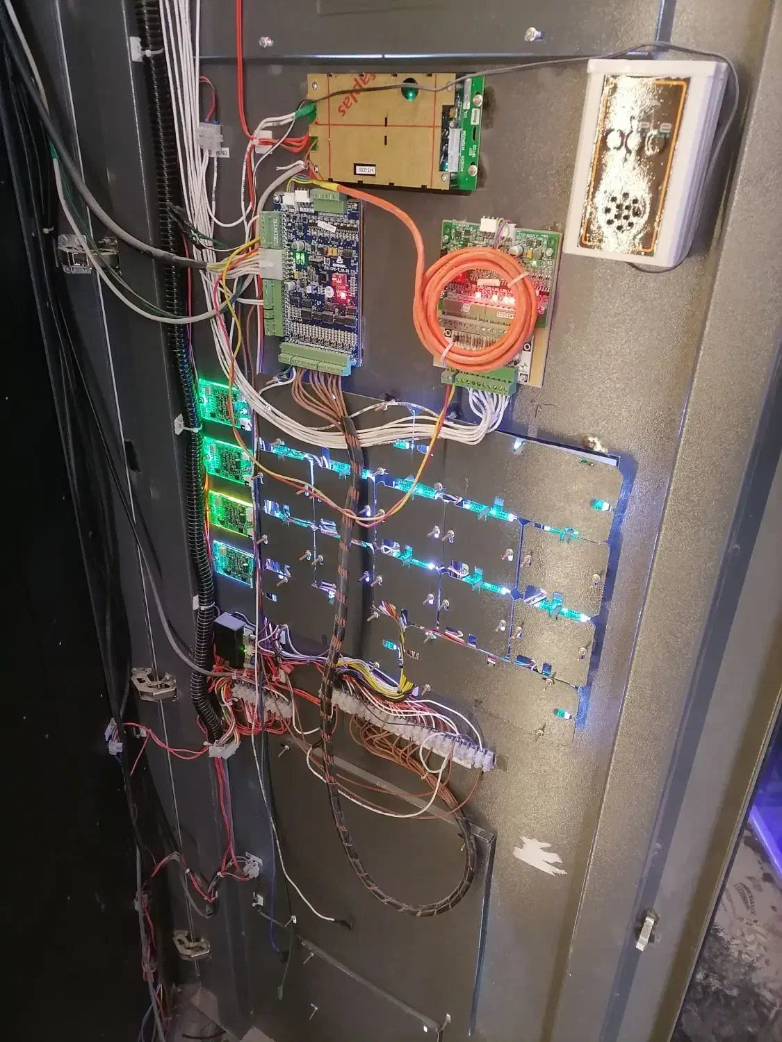 نیروی ساده یا کارآموز اسانسور|استخدام صنعتی، فنی، مهندسی|قزوین, |دیوار