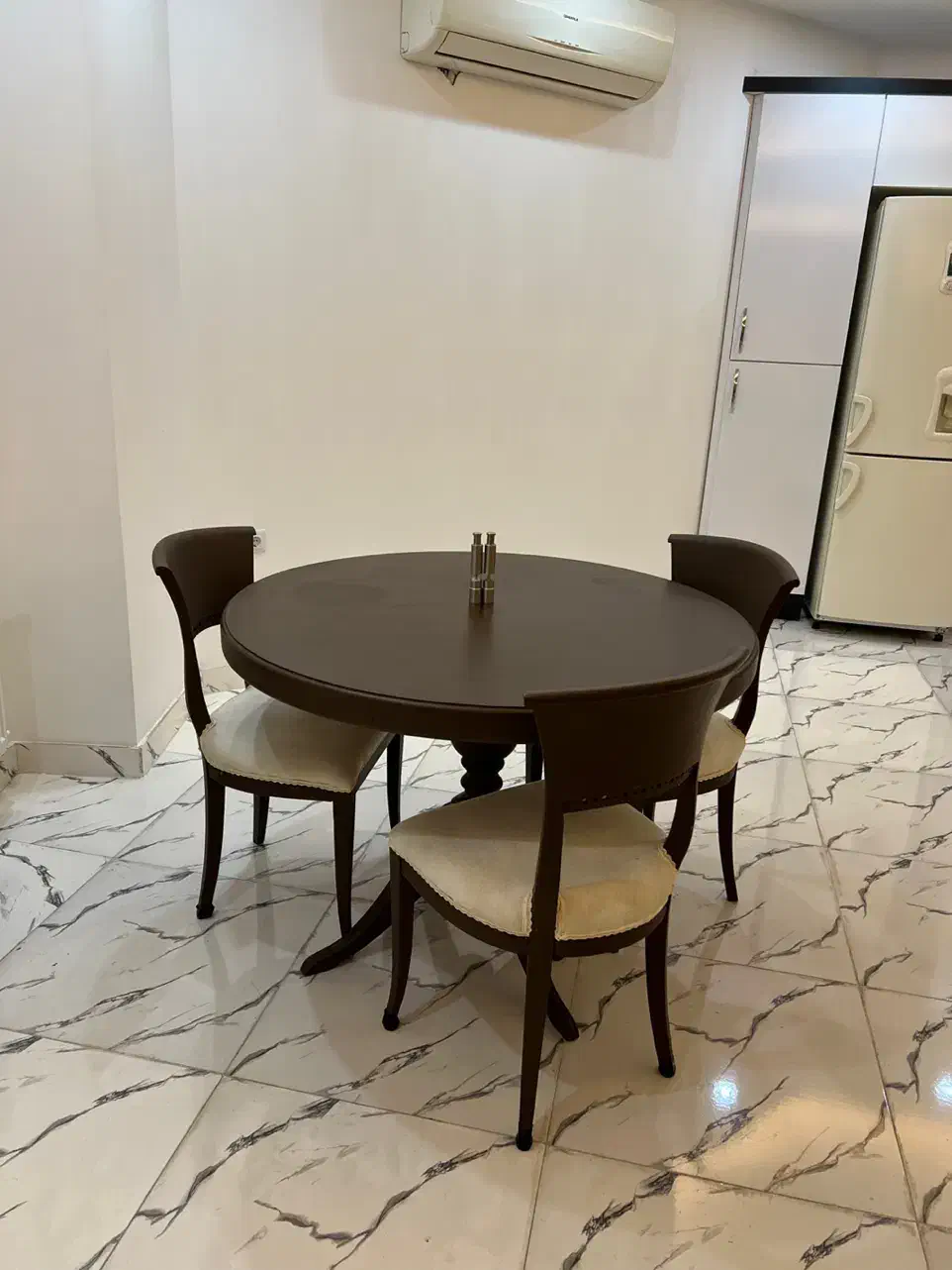 فروش میز ناهار خوری|میز و صندلی غذاخوری|رشت, حسین آباد|دیوار