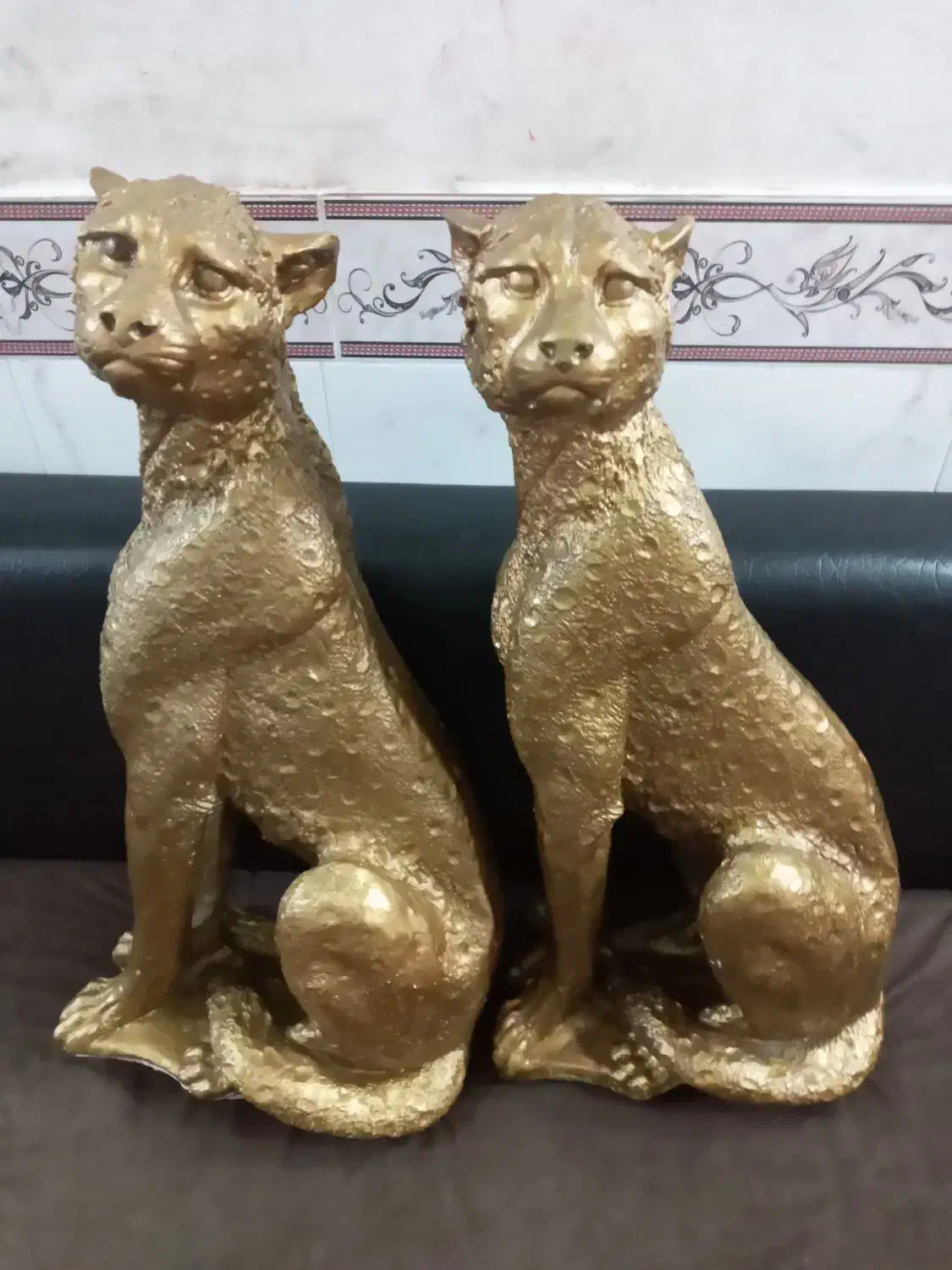 دو عدد مجسمه‌ی گچی پلنگ|مجسمه، تندیس، ماکت|برازجان, |دیوار