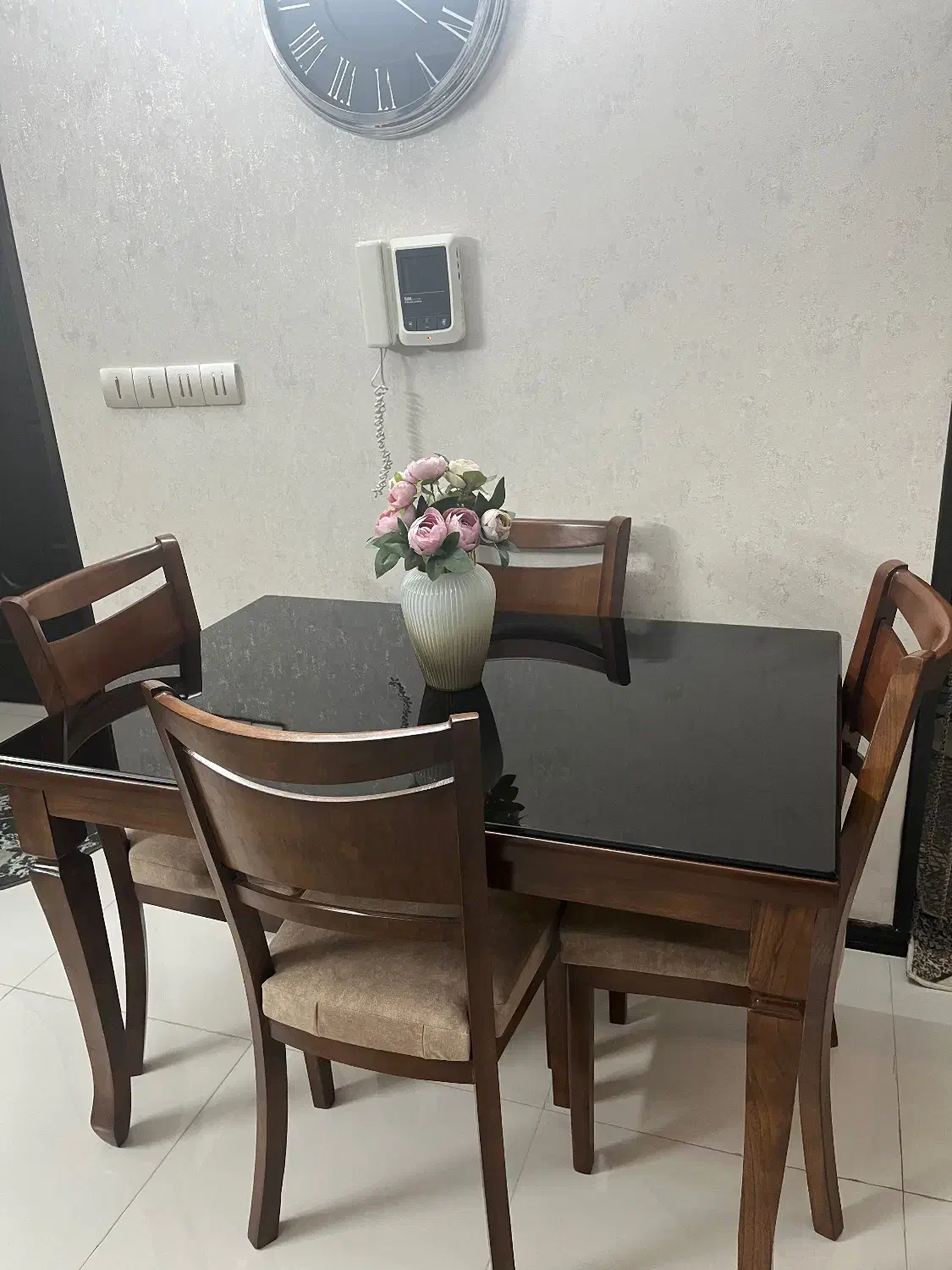 میز غذا خوری|میز و صندلی غذاخوری|قم, بنیاد|دیوار