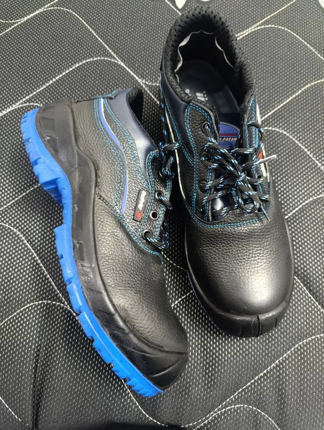 کفش کار|کیف، کفش، کمربند|شاهین‌شهر, گرگاب|دیوار