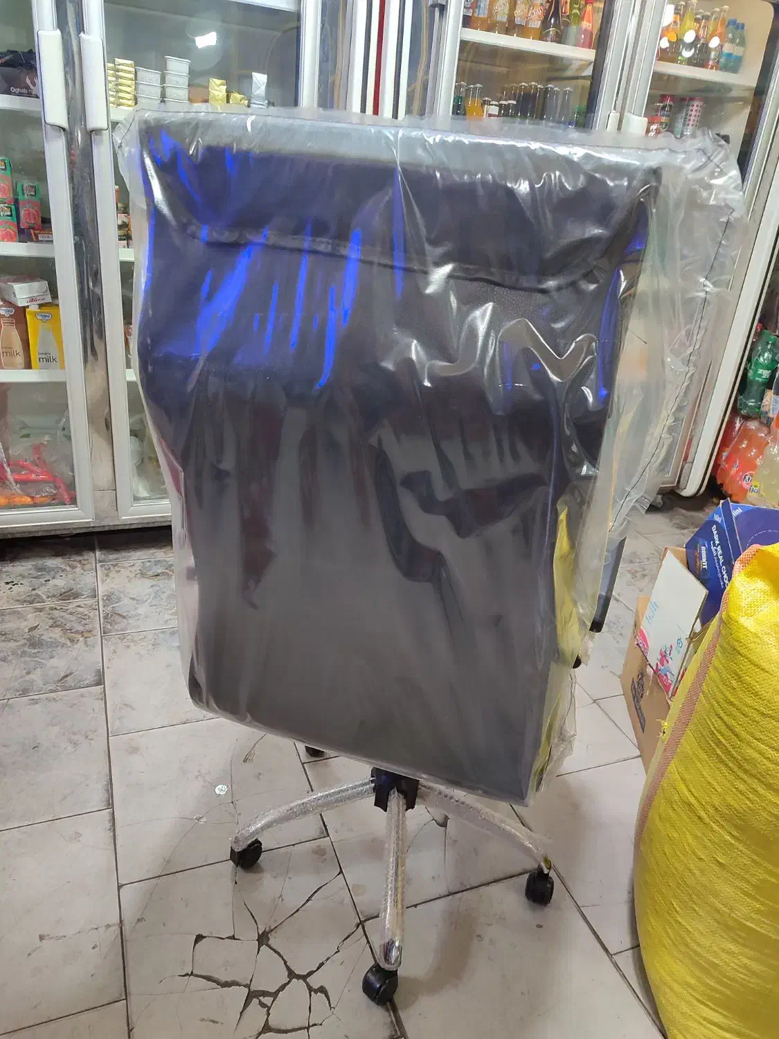 صندلی چرخان مکانیزم دار دو قفله|صندلی و نیمکت|ارومیه, |دیوار