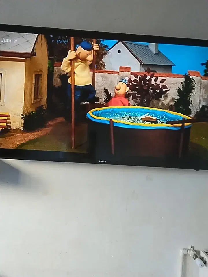 تلویزیون|تلویزیون و پروژکتور|روانسر, |دیوار