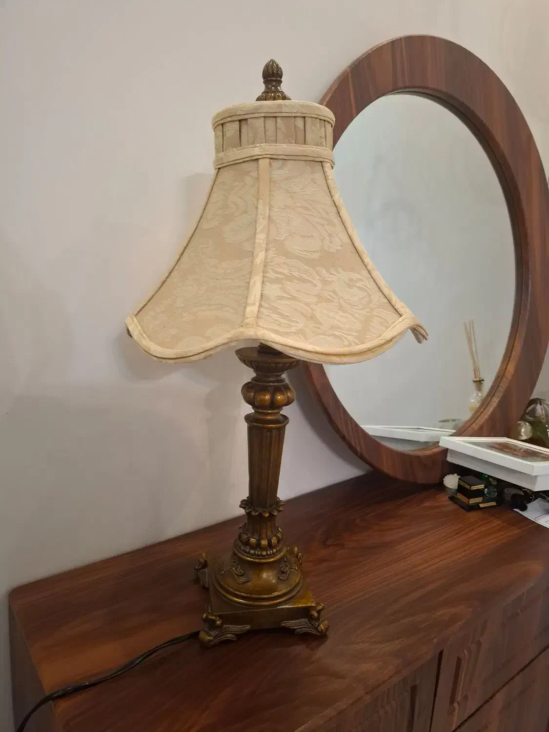 یک جفت آباژور مدل سلطنتی کلاسیک نو به فروش میرسد|لوستر و چراغ آویز|تهران, خاک سفید|دیوار