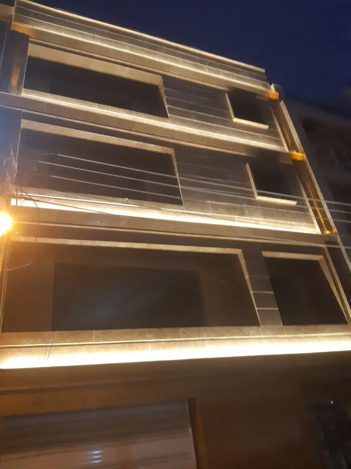 فروش یک واحد آپارتمان ۲۱۵متری طبقه اول|فروش آپارتمان|بوشهر, |دیوار