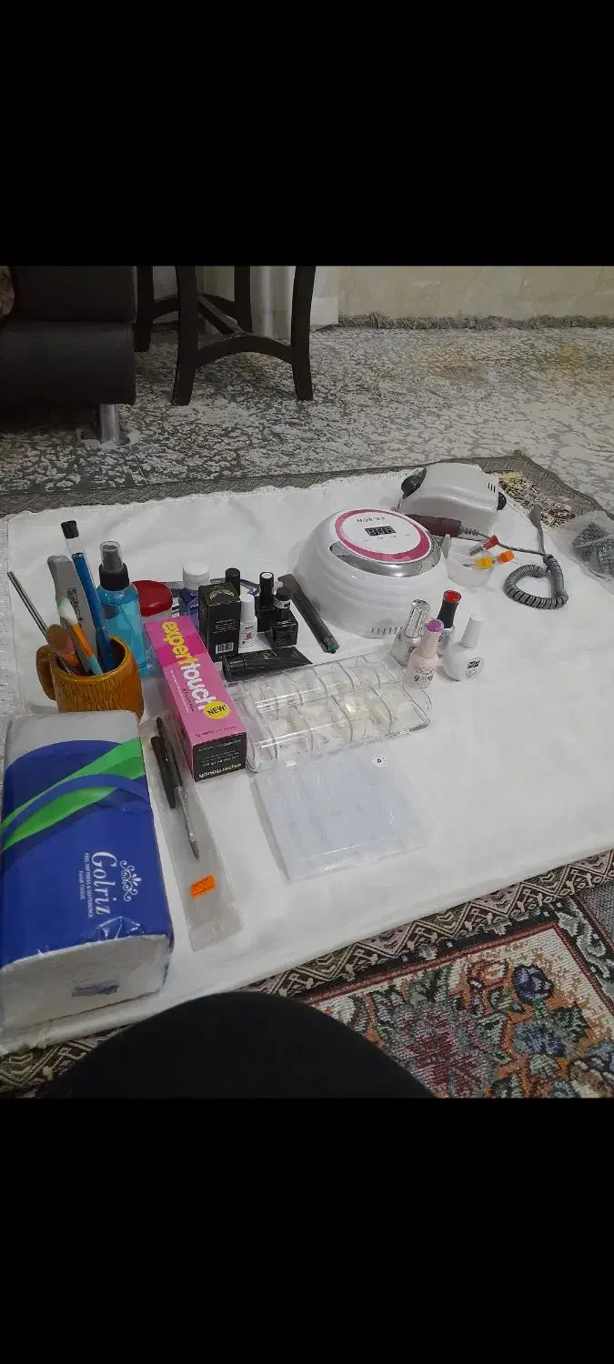 وسایل ناخن کاری|آرایشگاه و سالنهای زیبایی|یونسی, |دیوار